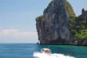 Phi Phi island - tour with speedboat